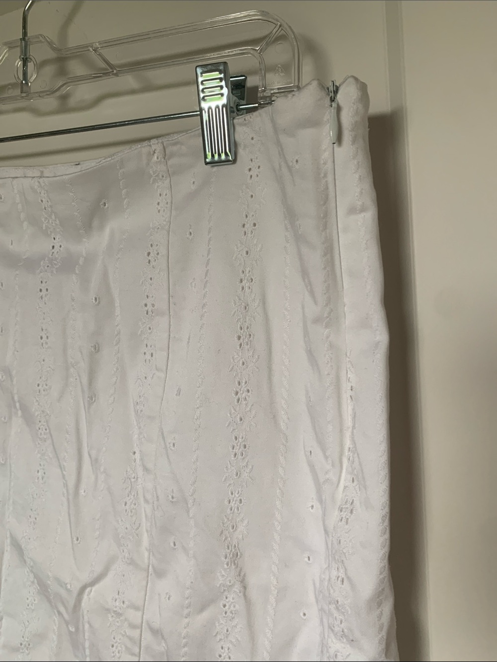 Sport Collection White Cotton Eyelet Pencil Skirt with slit - Picture 4 of 6